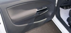 Tierhaarentfernung bei einem Opel Corsa - Nachher